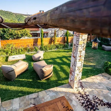 Redstone Luxury Villa *